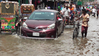 Flood swamps Gaibandha town