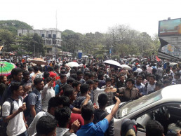 Students block Shahbagh demanding safer roads