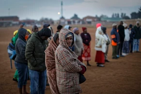 South Africa starts voting amid issue of corruption