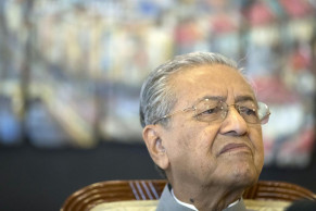 Malaysian PM says no timetable for handing over power