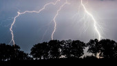 Lightning kills 6 in two districts