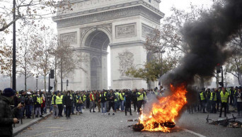 Macron condemns violence at French protests