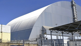 Ukraine: Chernobyl reactor's radioactive dust shelter opened
