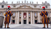 Vatican denies risk of default over structural deficit