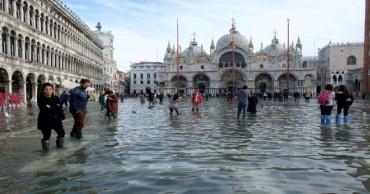 Venice to reopen all schools, tides remain high
