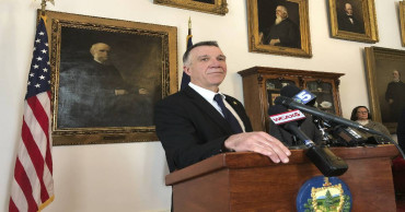 Vermont's Republican governor: Trump shouldn't be in office