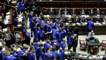 Italy's contentious budget wins government's confidence vote