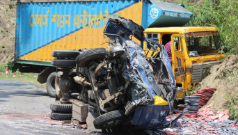 Road crashes kill 5 in three districts