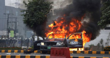 Police: Violence erupts as Pakistani lawyers storm hospital