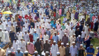 Largest Eid congregation held at Sholakia
