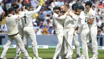 England 83-4 as Australia moves closer to winning 1st test