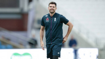 Injured Anderson to miss rest of Ashes series